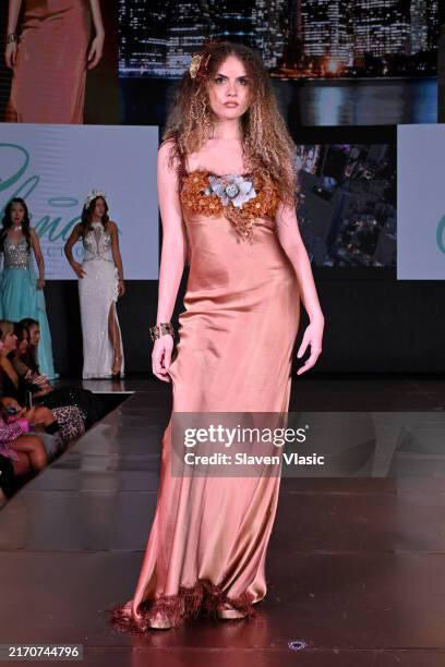 NYFW SEPTEMBER 12th 2025 Get ready to walk the runway in New York City.
     
Join Team Elena Collection on September 12th 2025 for this amazing opportunity.

There are two runway look options: Level One and Level Two. In either package, you keep