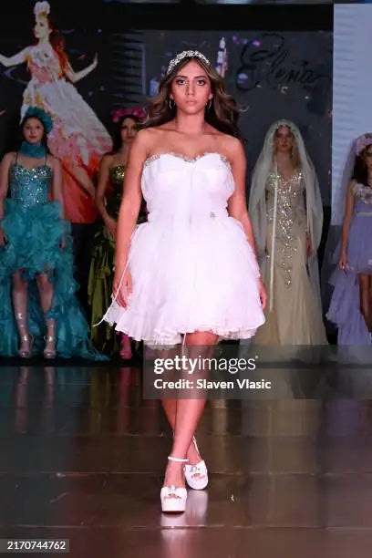 NYFW SEPTEMBER 2025 Get ready to walk the runway in New York City.
     
Join Team Elena Collection on September 2025 for this amazing opportunity.

There are two runway look options: Level One and Level Two. In either package, you keep