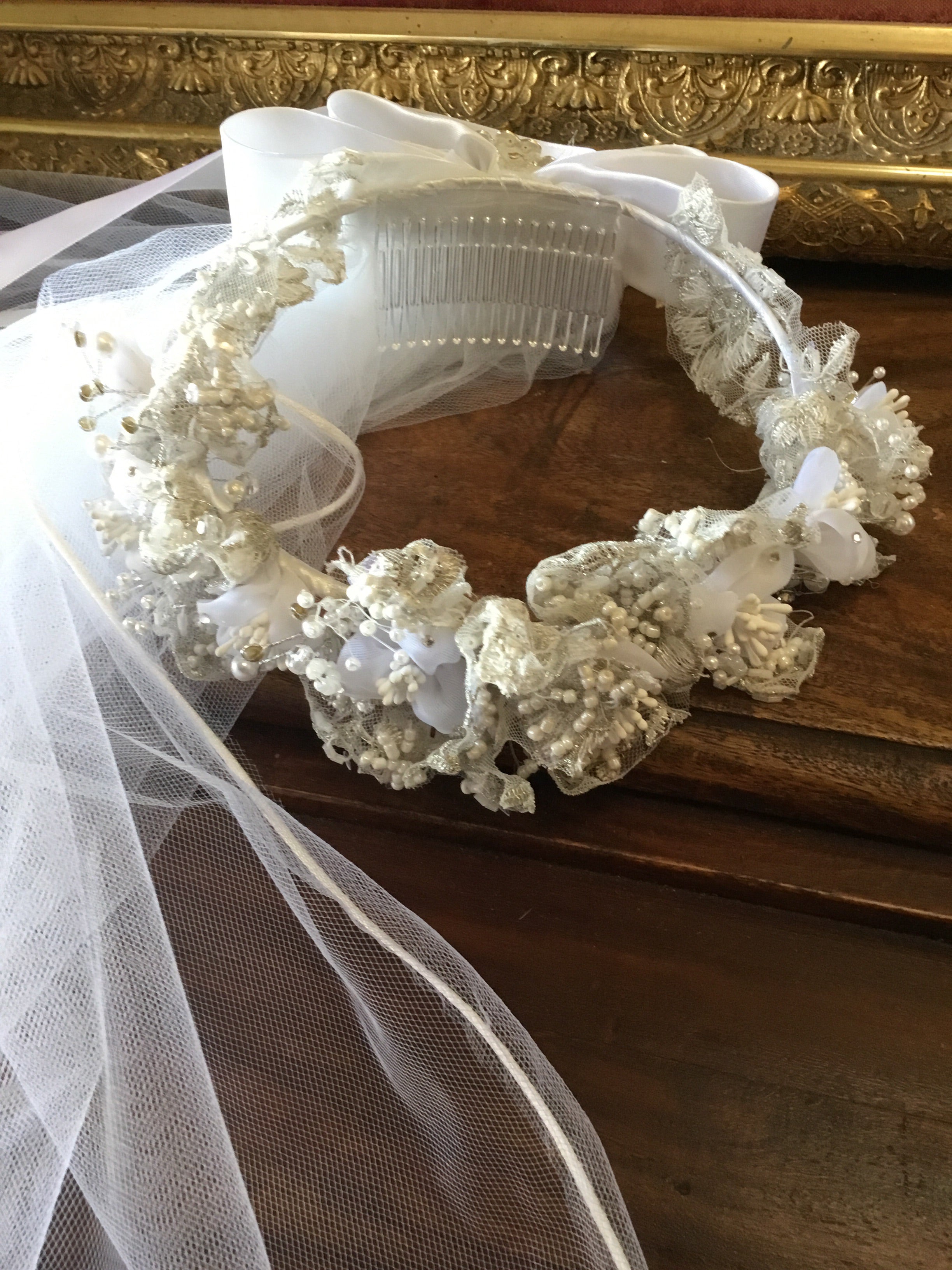 Communion veil in tulle with crown